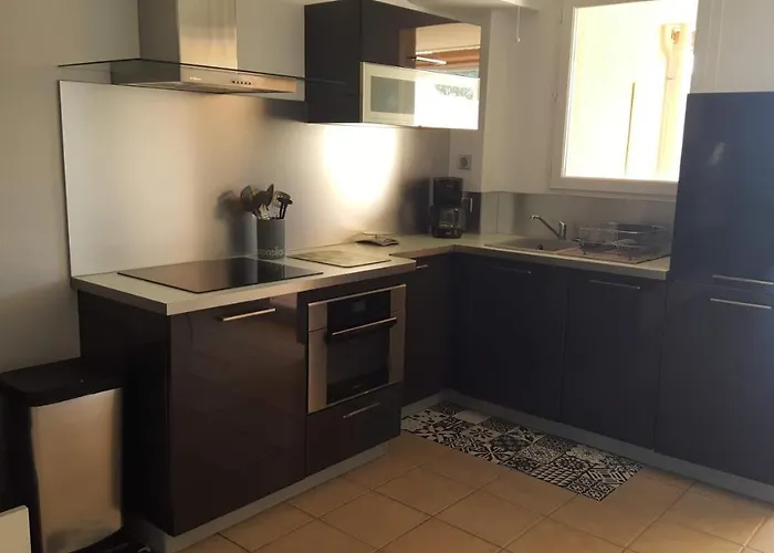 Appartement Les Embruns - Spacieux Avec Piscine - Wifi- Parking *