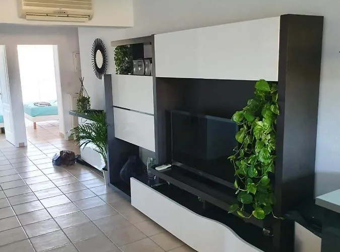 Appartement Les Embruns - Spacieux Avec Piscine - Wifi- Parking *